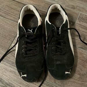 Vintage mostro pumas